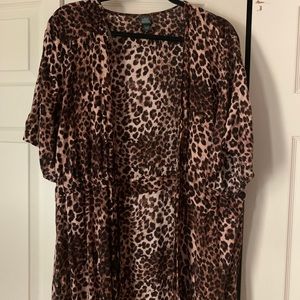 Animal print duster with tie.